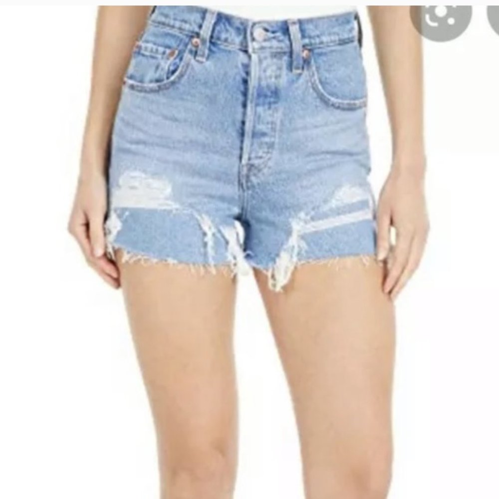 LIKE NEW: Levis Ribcage Shorts (Color: Distressed Tango)